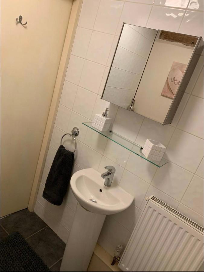 Studio Double. Own Bathroom, Shared Kitchen Bewdley Extérieur photo